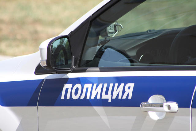 Полицейские Богдановича задержали «гастролеров» из Каменска – Уральского, ломавших роль-ставни в магазине